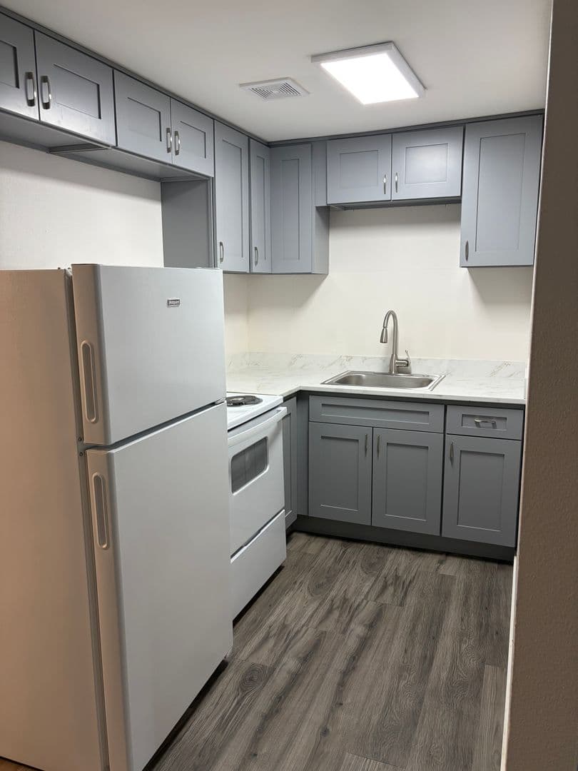 Seattle Apartment: 412 W Mercer St
