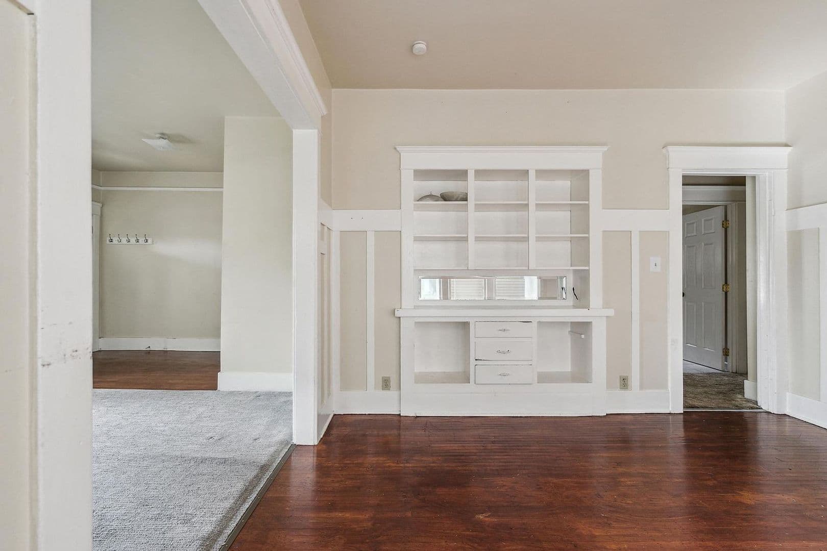 Seattle Apartment: 4708 7th Ave NE