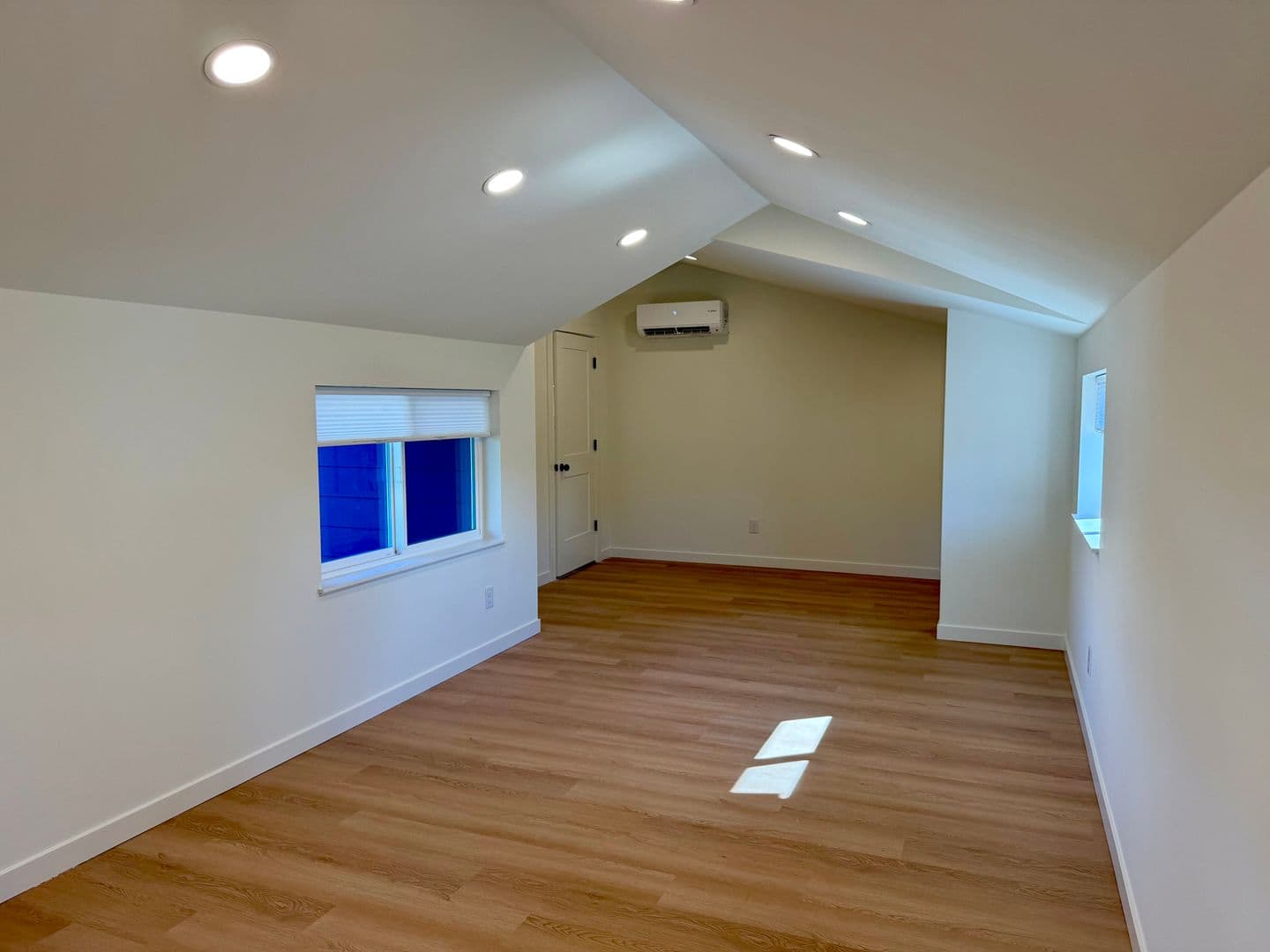 Seattle Apartment: 1714 E Columbia St