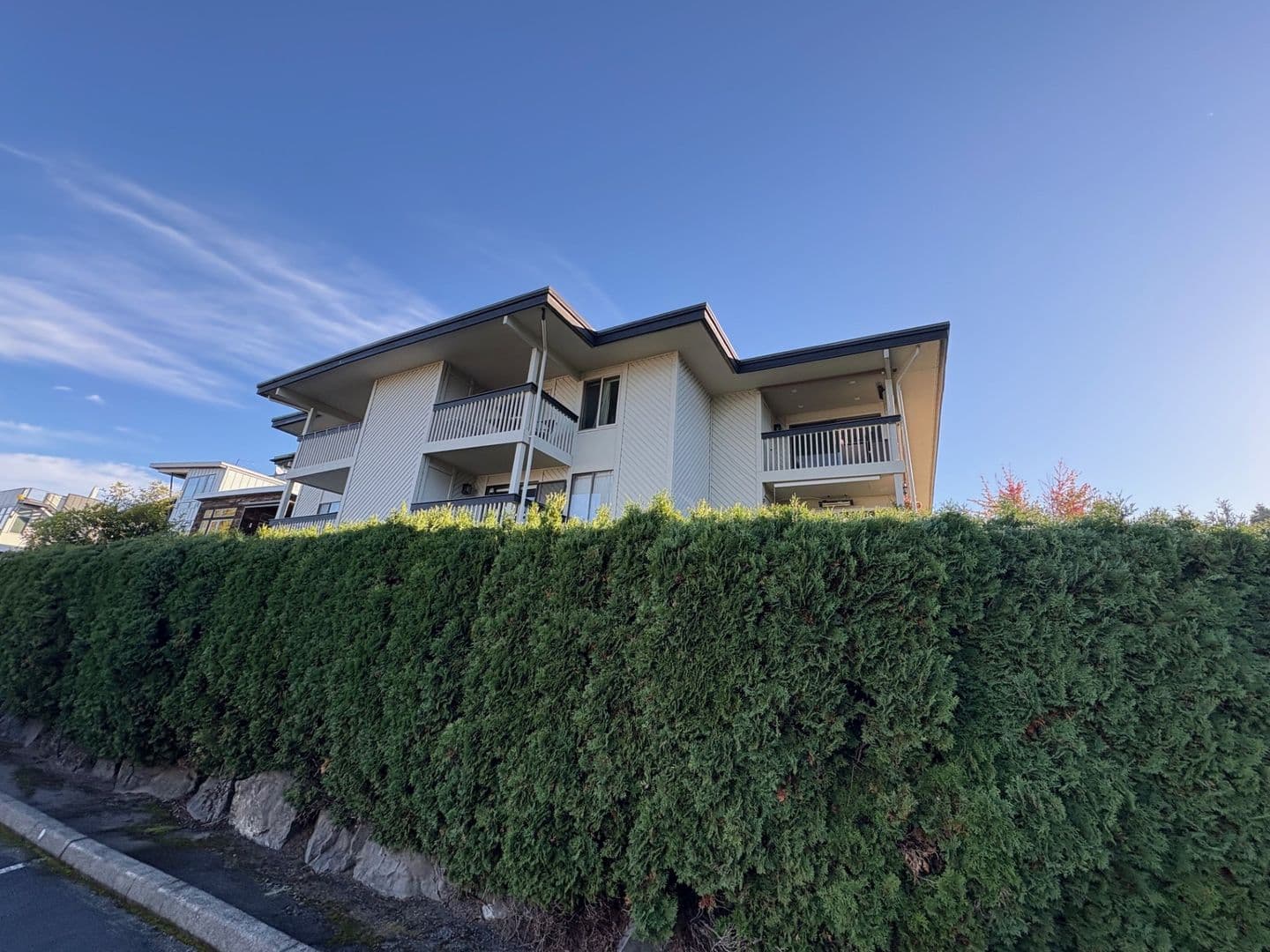 Kirkland Condo: 6627 Lakeview Dr #A102
