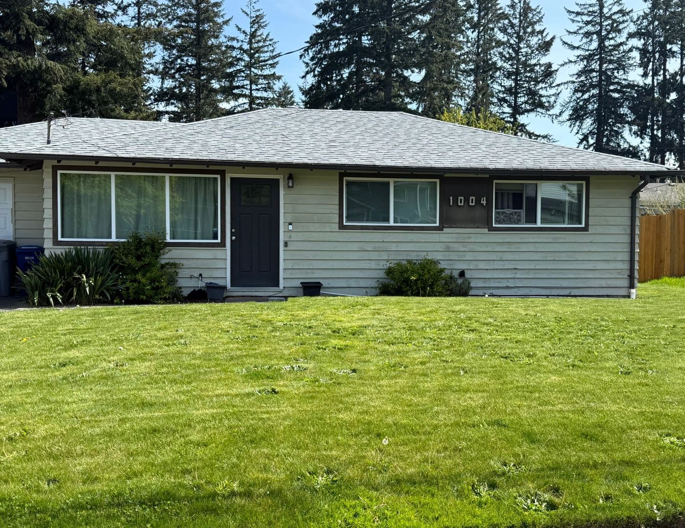 Bellevue House: 1004 165th Pl NE