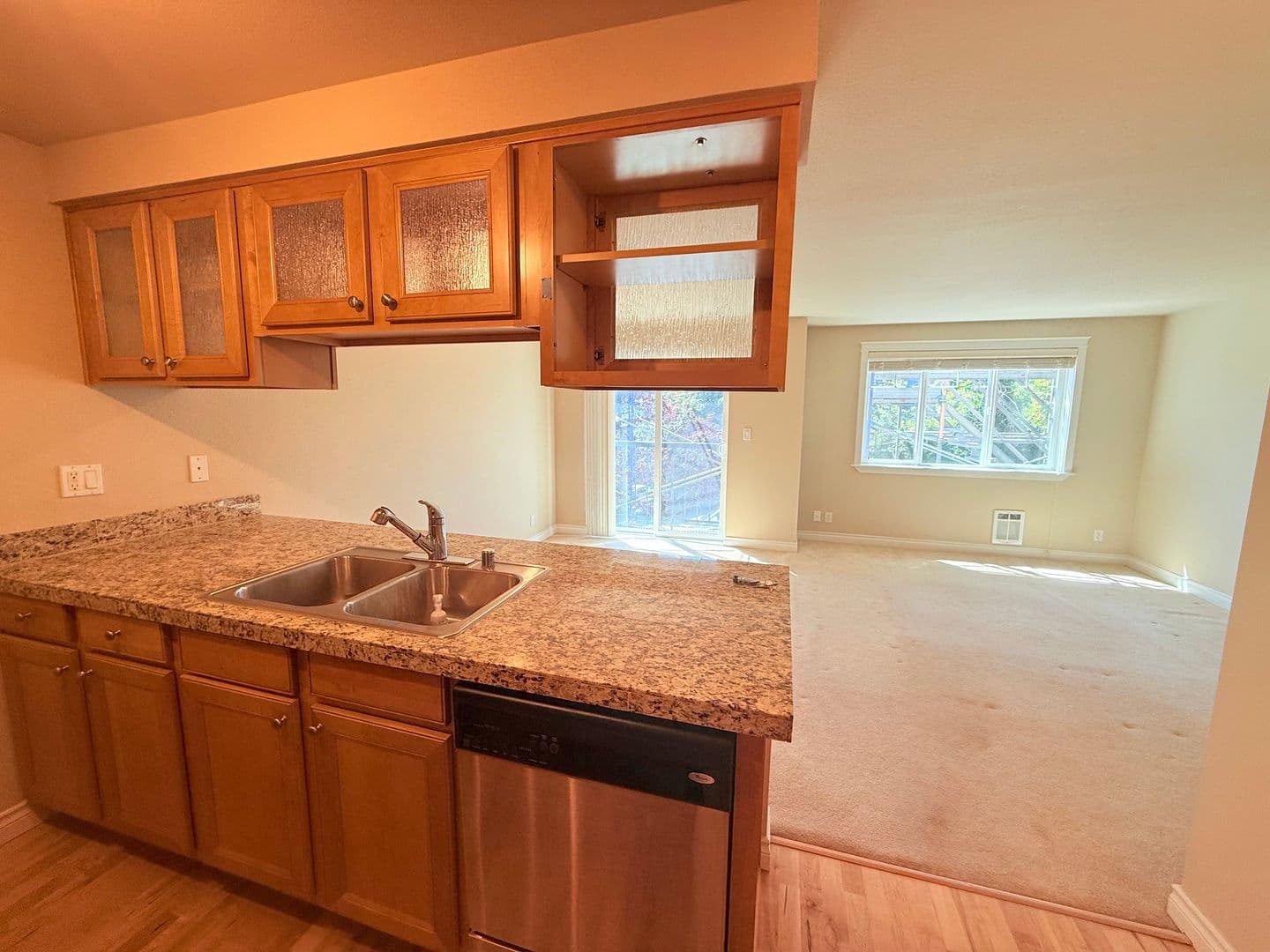 Seattle Condo: 2200 Thorndyke Ave W #201