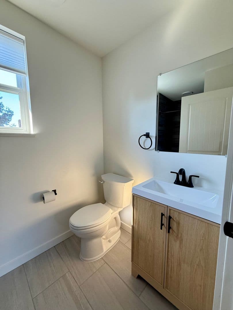 Seattle Apartment: 1714 E Columbia St