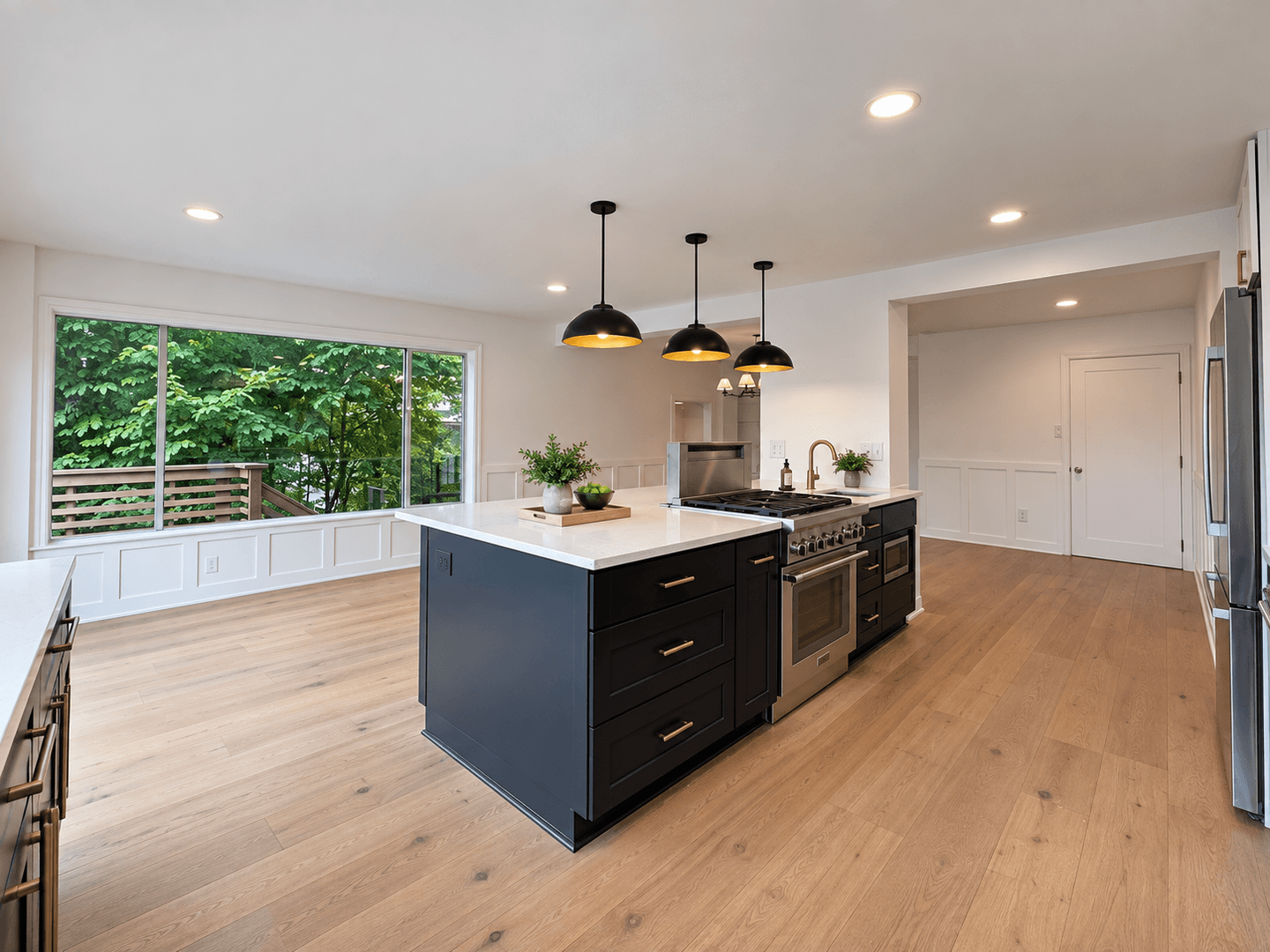 Seattle House: 3223 E Mercer St