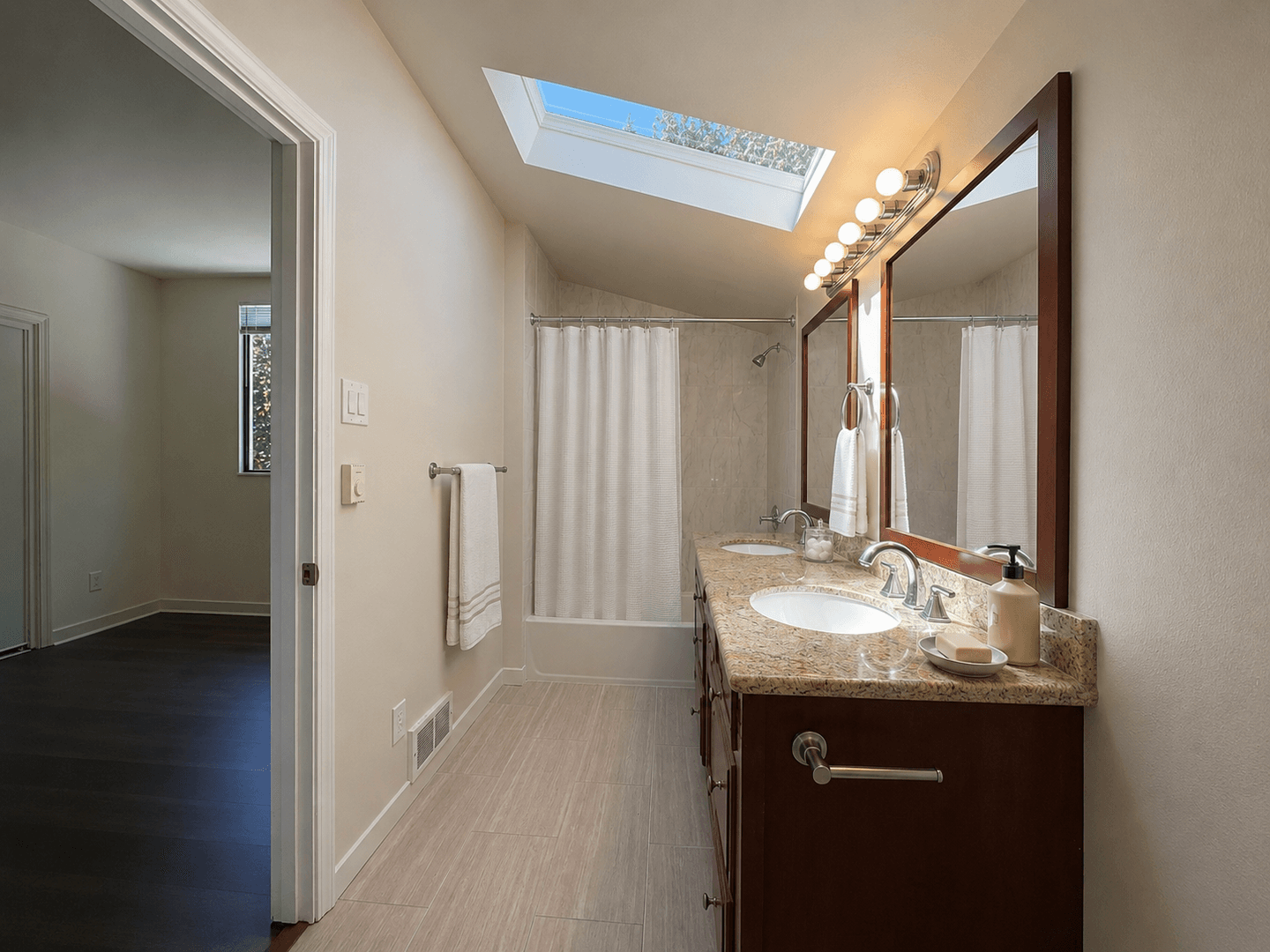 Seattle House: 3649 23rd Ave W