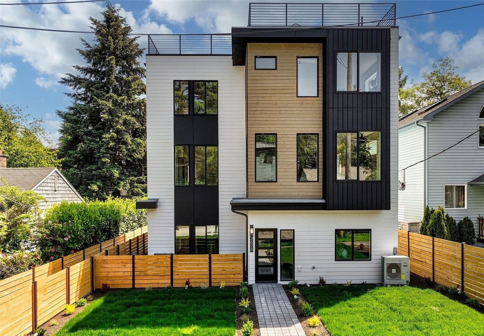 Seattle Townhome: 3828 35th Ave W Unit B