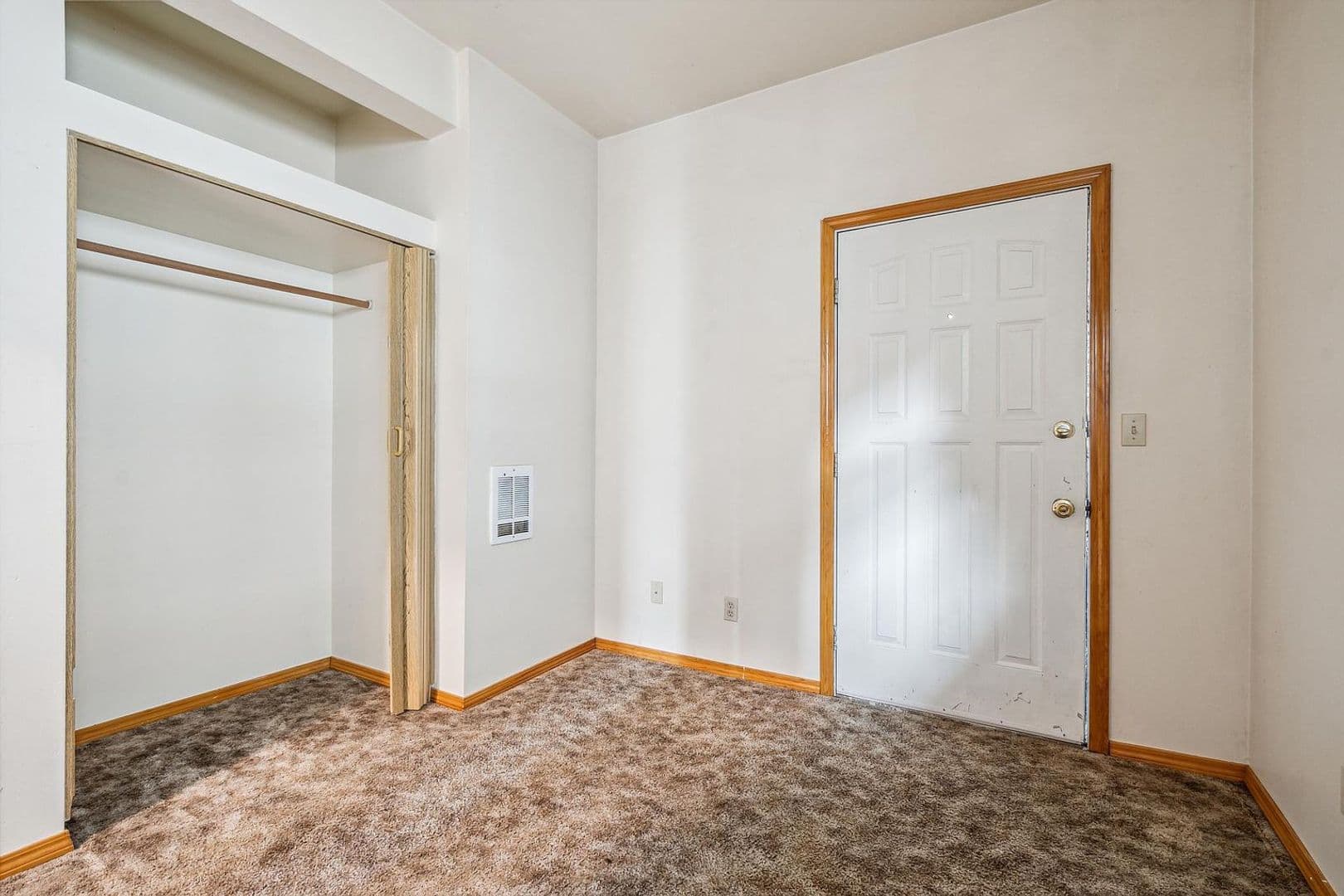 Seattle Apartment: 4708 7th Ave NE