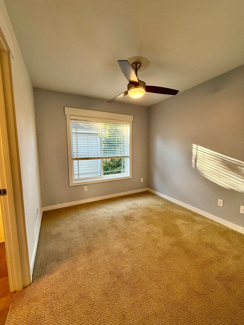 Seattle Townhome: 433 Federal Ave E