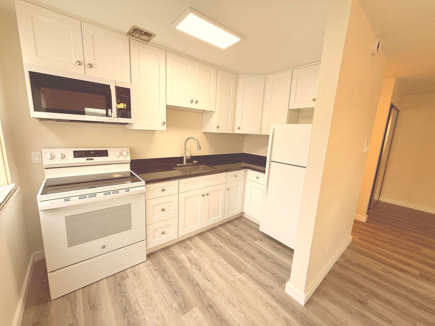 Seattle Apartment: 412 W Mercer St