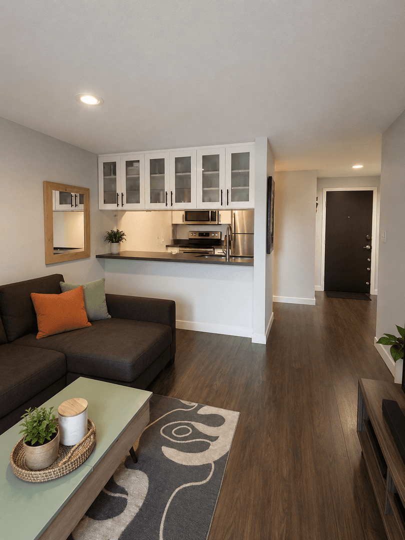 Kirkland Condo: 6627 Lakeview Dr #A102