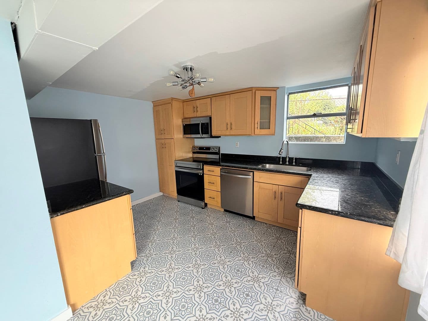 Seattle House: 2451 S Spencer St