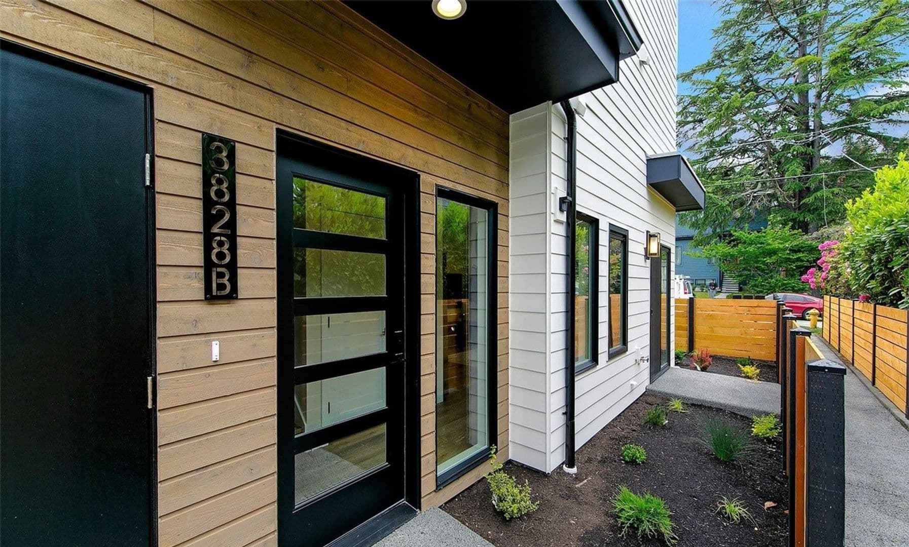Seattle Townhome: 3828 35th Ave W Unit B