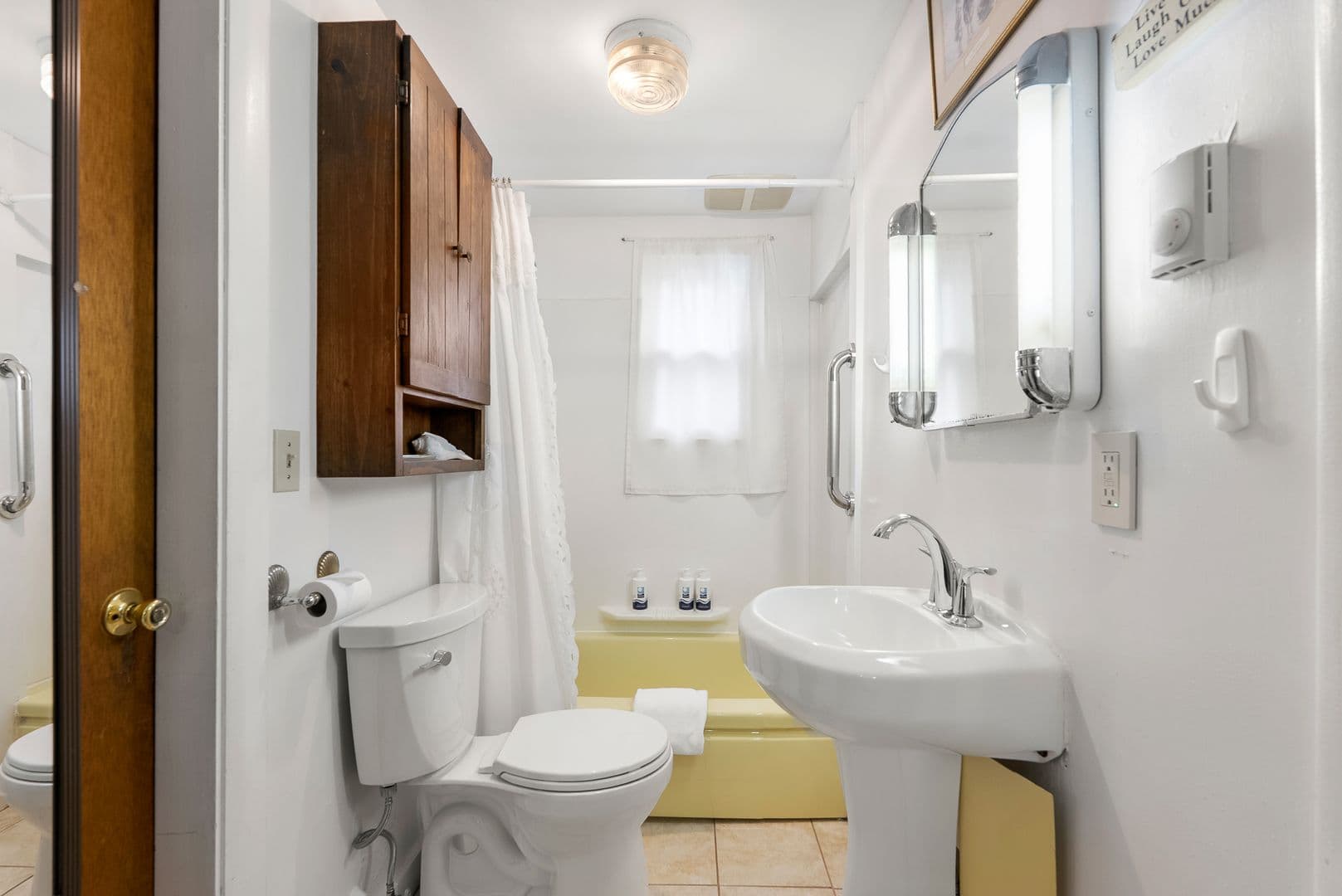 Gloucester Apartment: 24 Atlantic Road