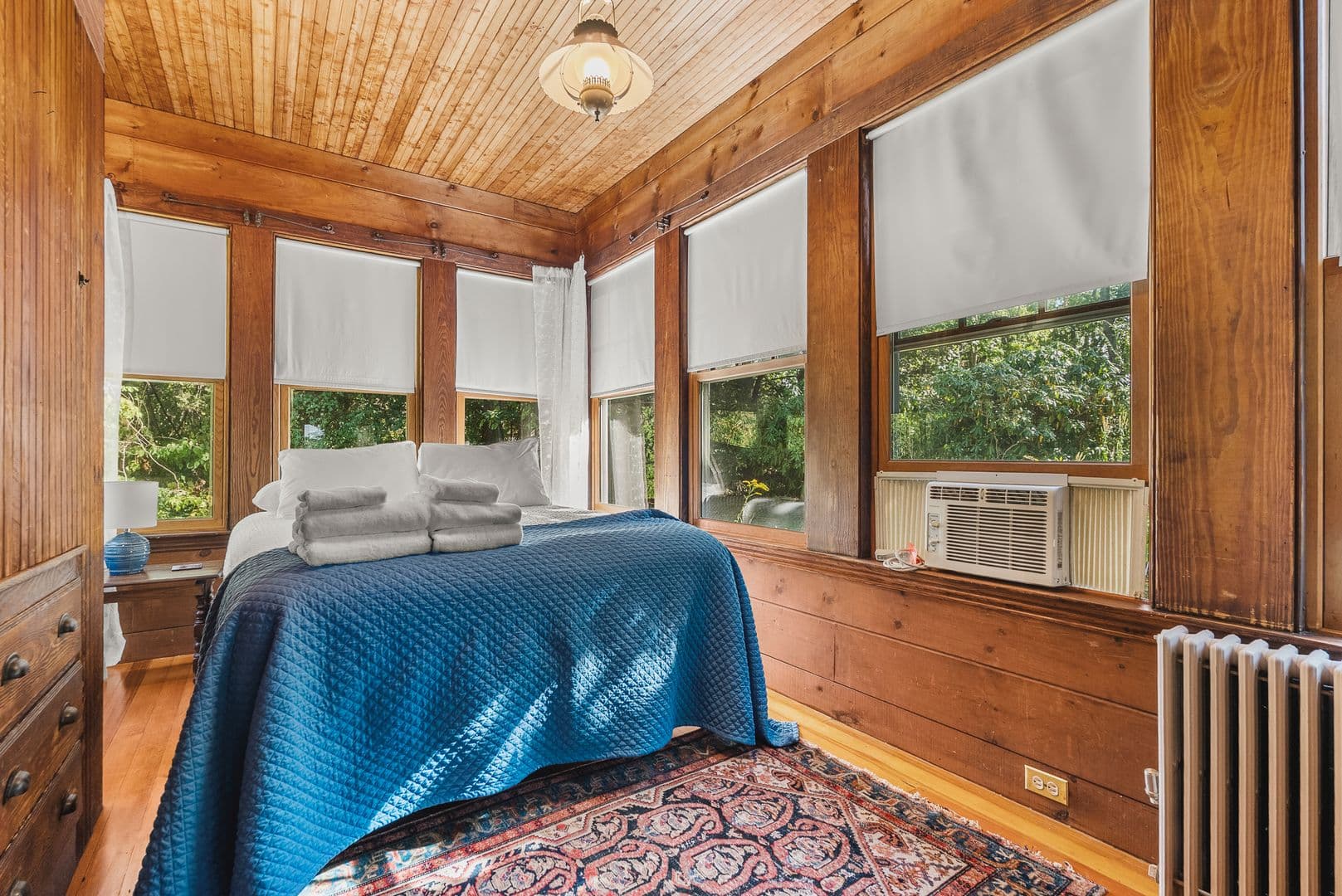 Gloucester House: 64 Riverview Road