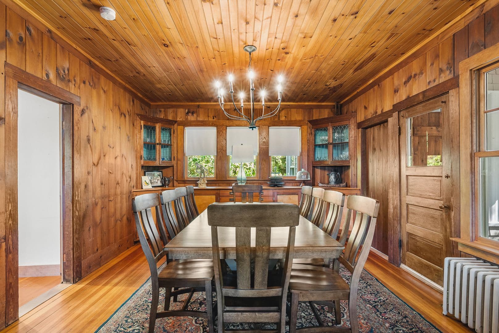 Gloucester House: 64 Riverview Road