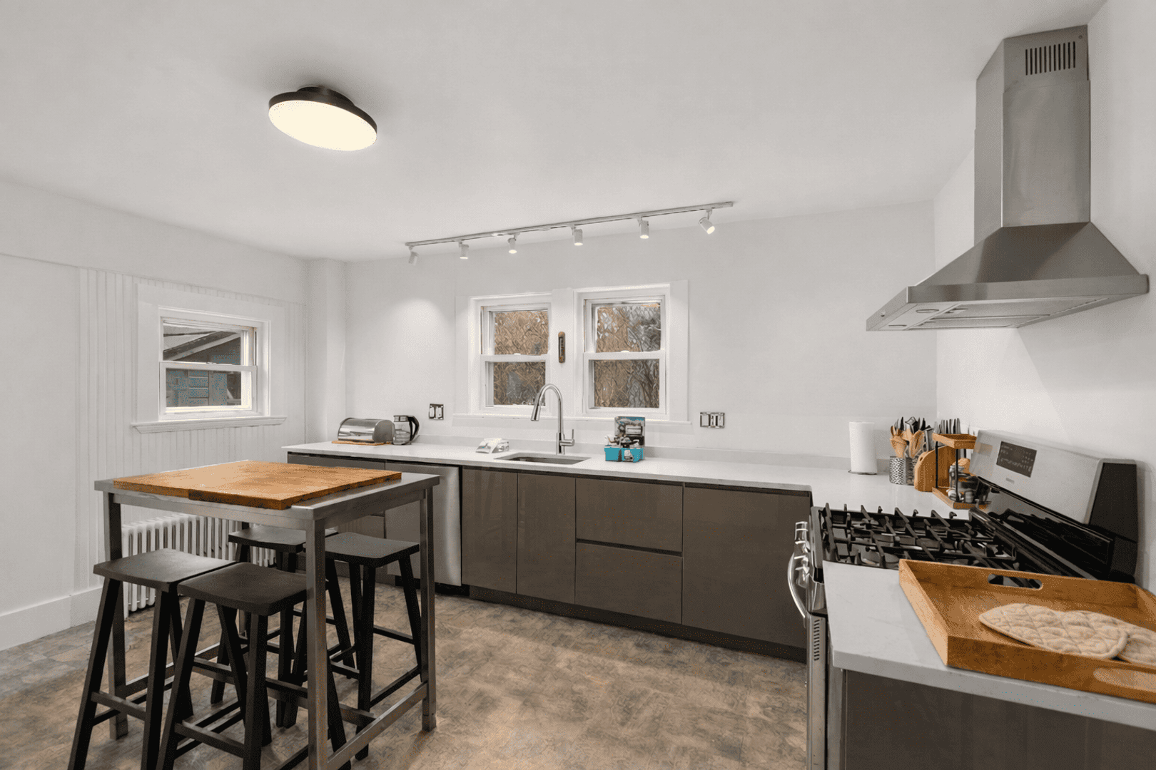 Gloucester House: 11 South Kilby Street