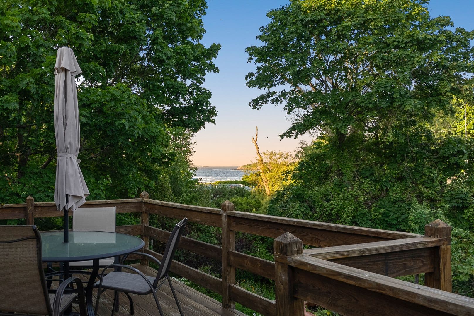 Gloucester Apartment: 24 Atlantic Road