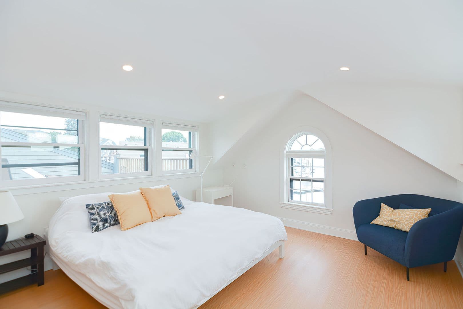 Gloucester Apartment: 37 Rocky Neck Avenue, Unit A