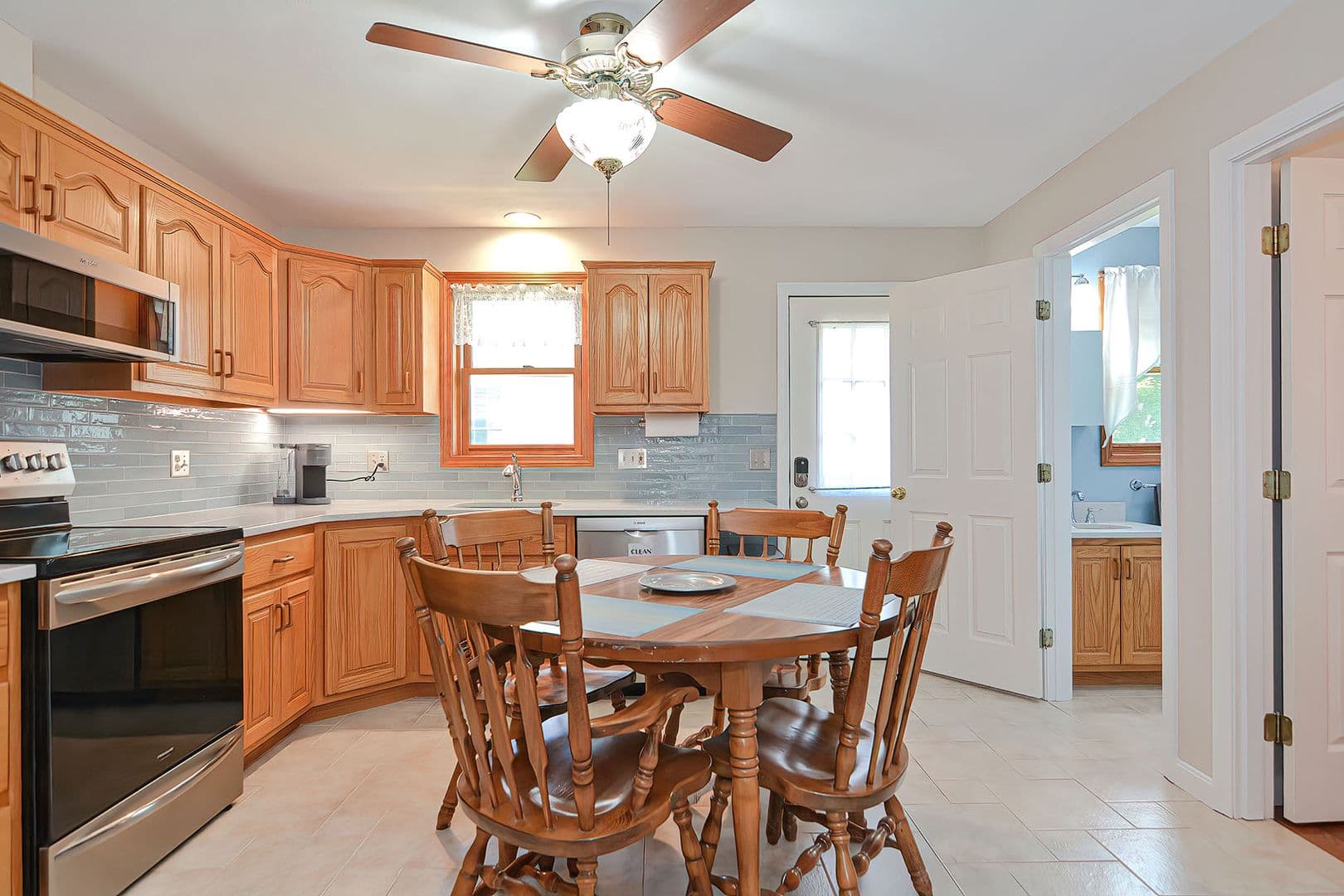 Rockport House: 2 Mary Helen Way