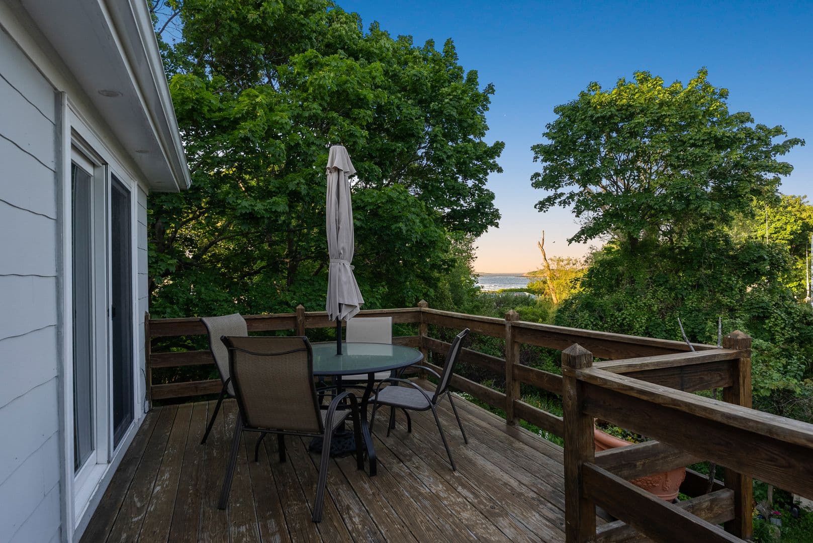 Gloucester Apartment: 24 Atlantic Road