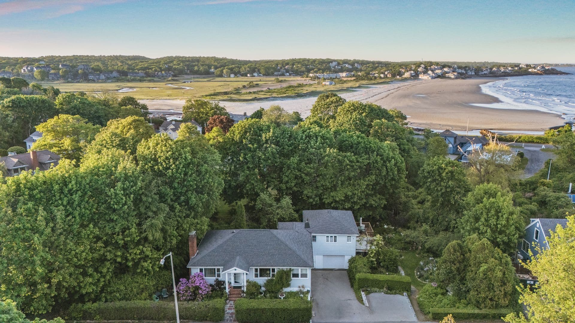 Gloucester Apartment: 24 Atlantic Road
