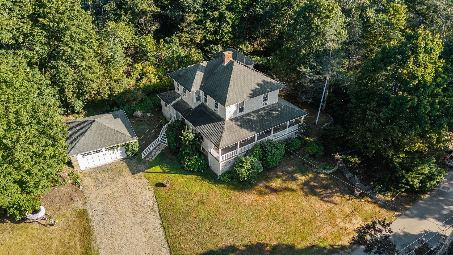 Gloucester House: 64 Riverview Road