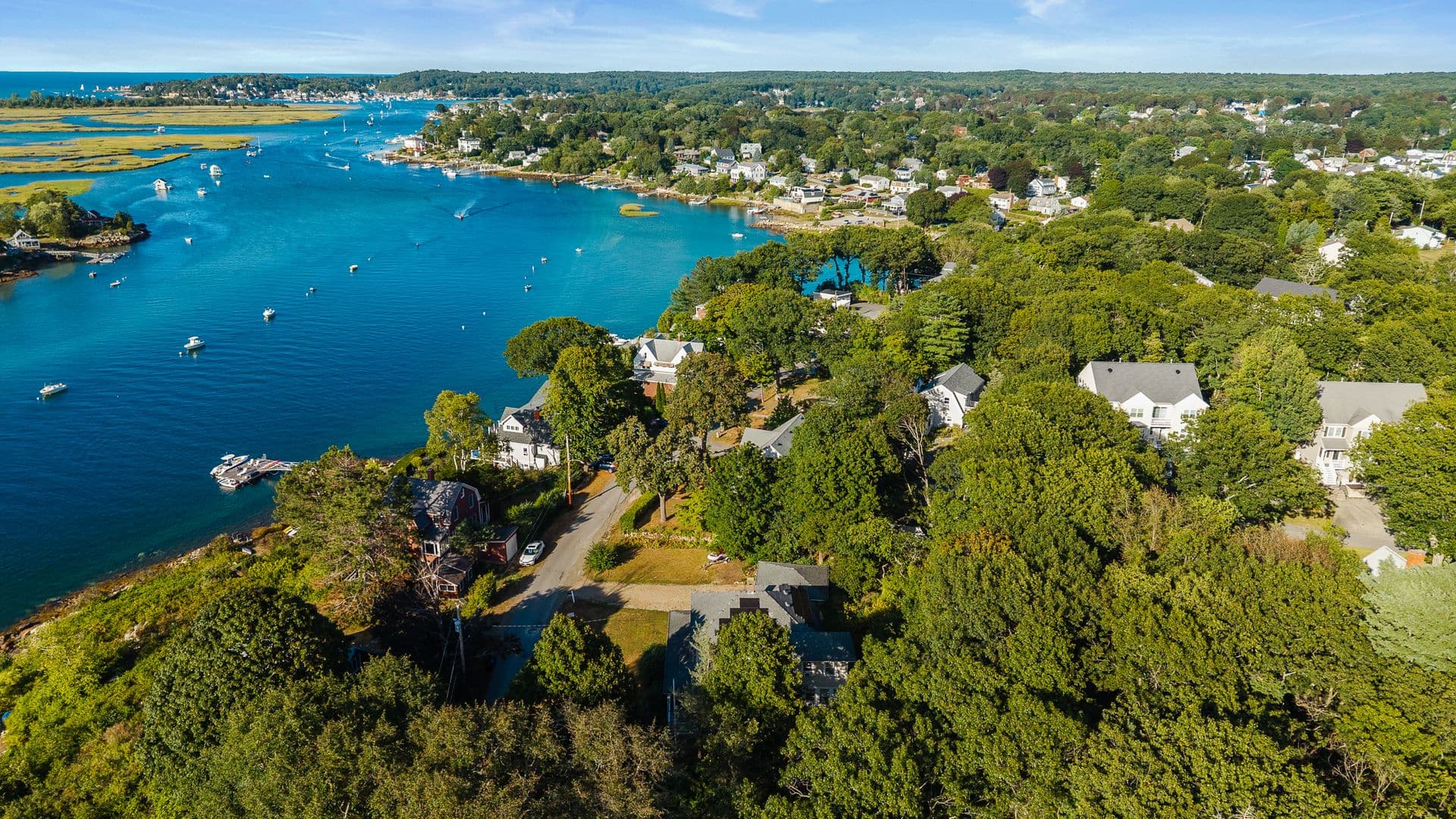 Gloucester House: 64 Riverview Road