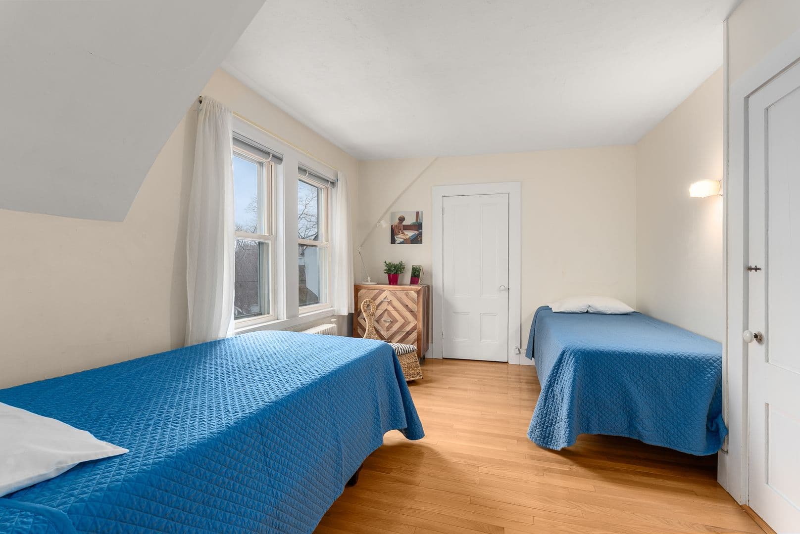 Gloucester House: 11 South Kilby Street