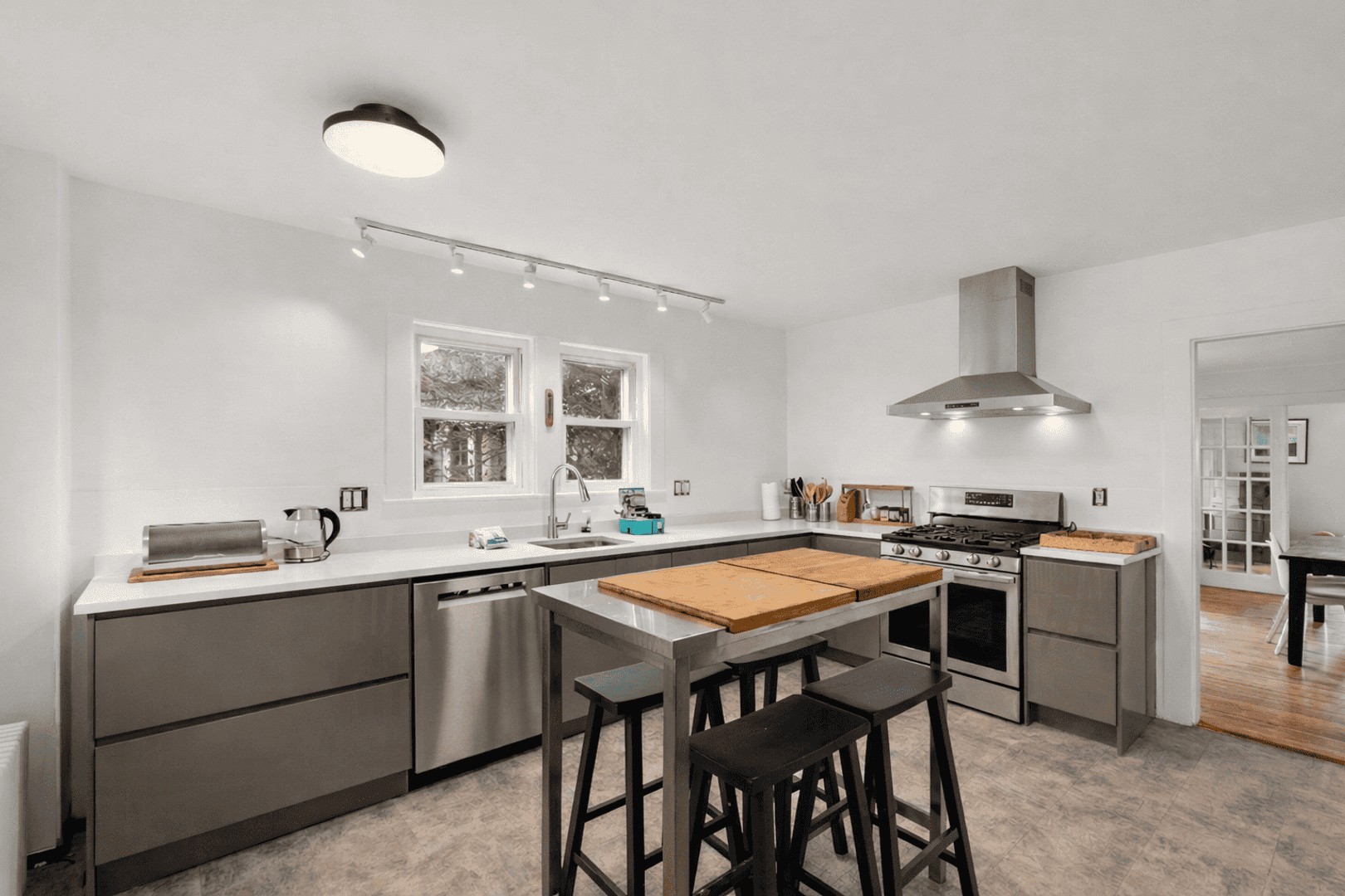 Gloucester House: 11 South Kilby Street