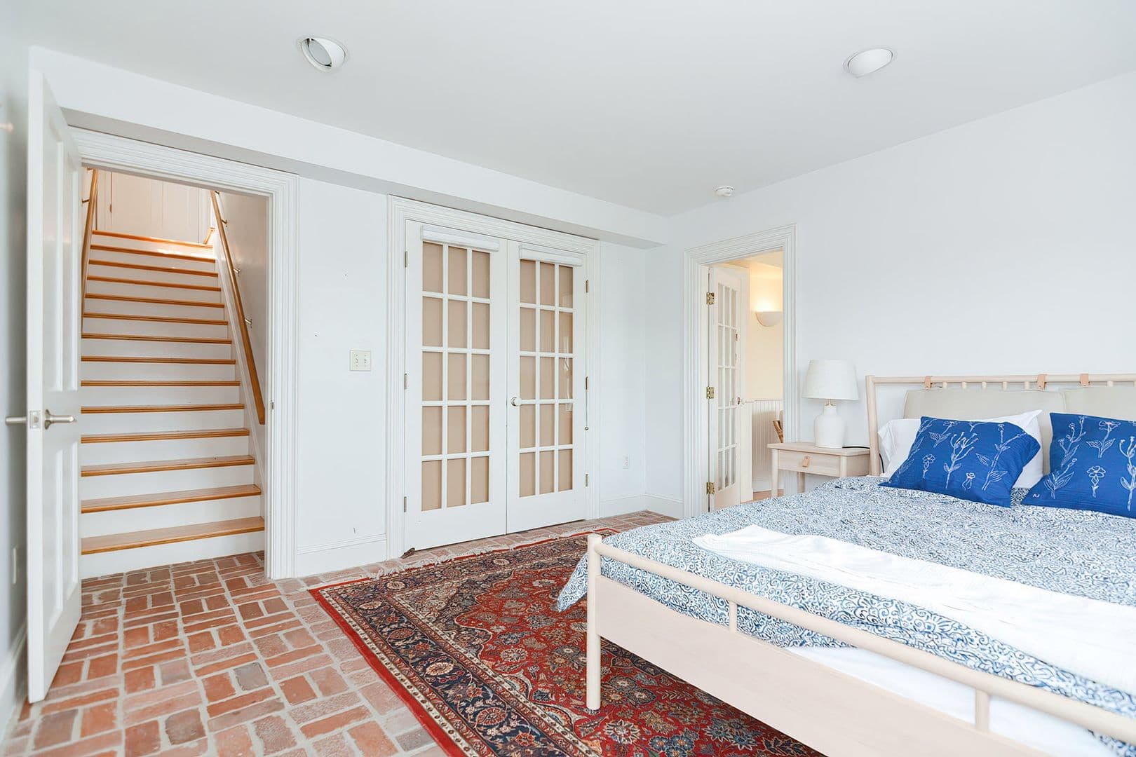 Gloucester Apartment: 37 Rocky Neck Avenue, Unit A
