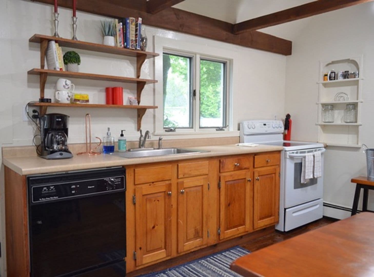 Rockport House: 7 Granite Street