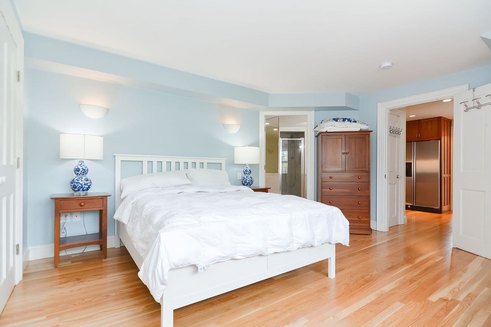 Gloucester Apartment: 37 Rocky Neck Avenue, Unit A