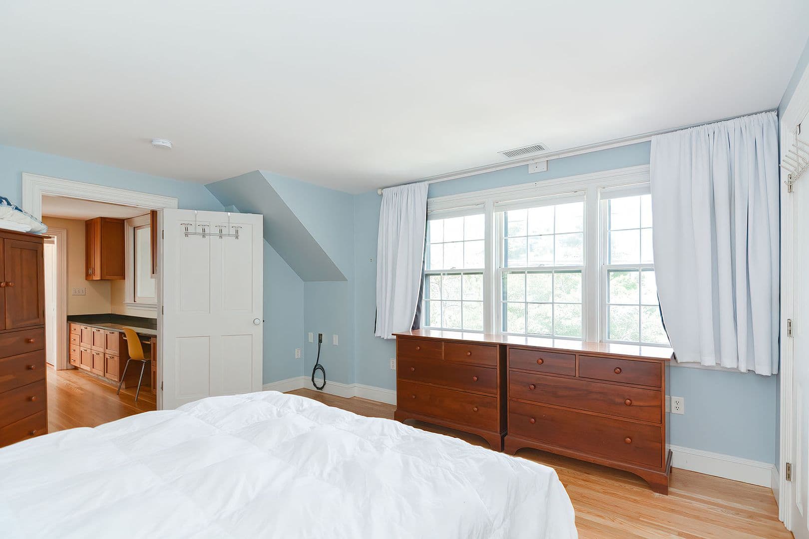 Gloucester Apartment: 37 Rocky Neck Avenue, Unit A