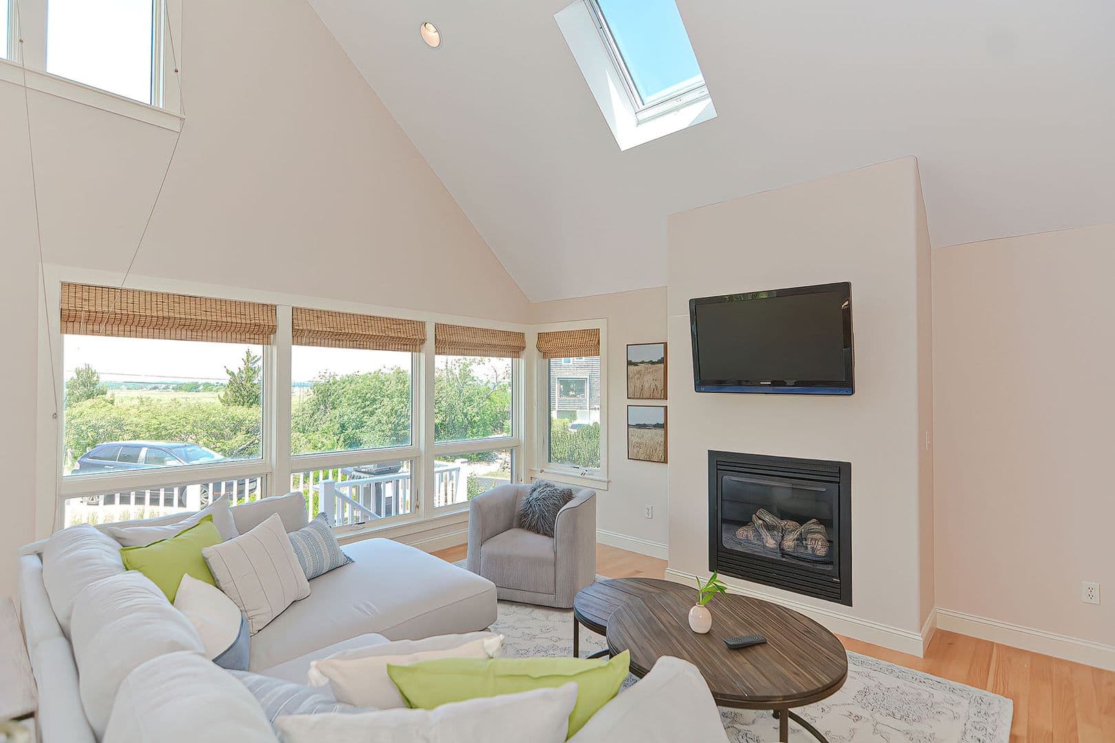 Newbury House: 4 Bryn Mawr Way