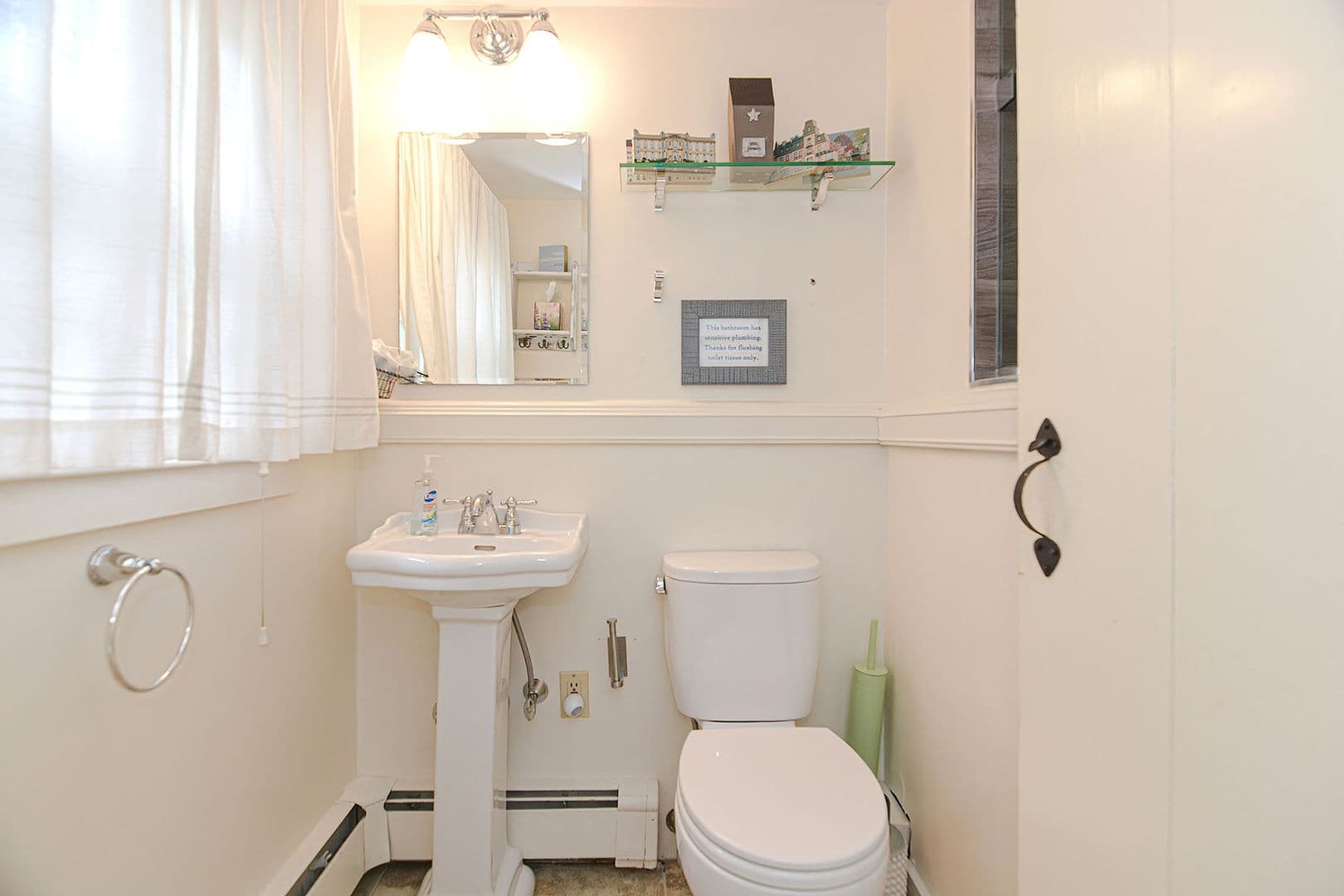 Rockport Apartment: 93 Granite St