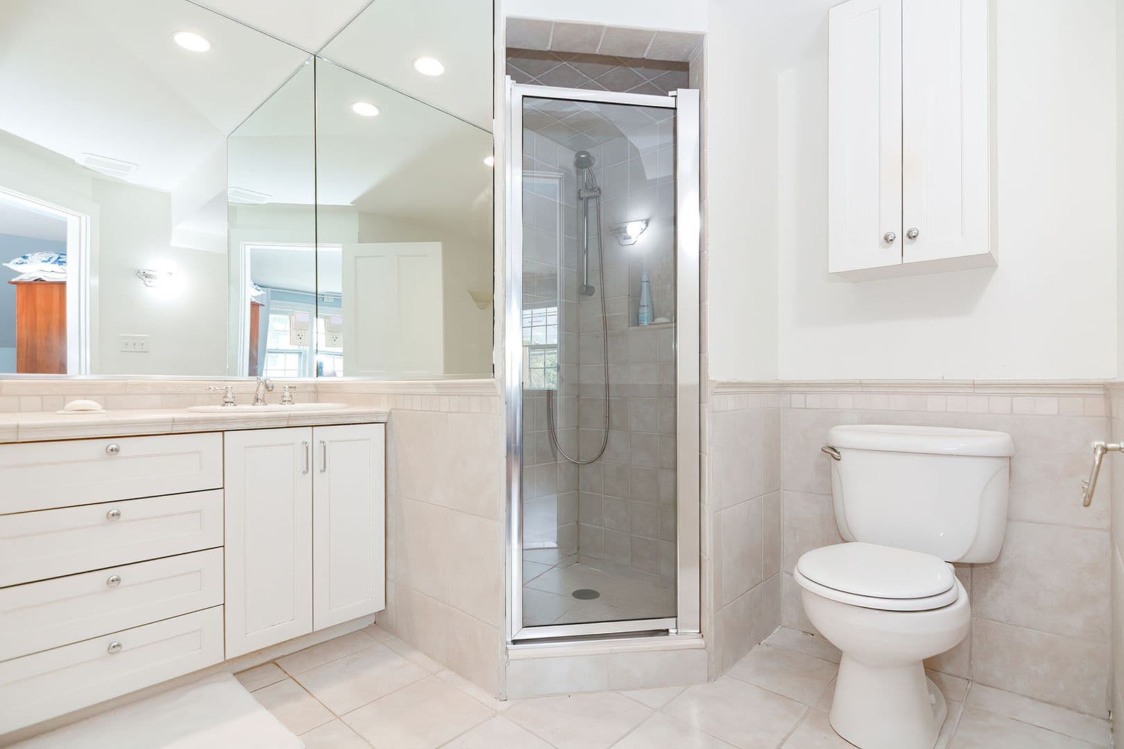 Gloucester Apartment: 37 Rocky Neck Avenue, Unit A