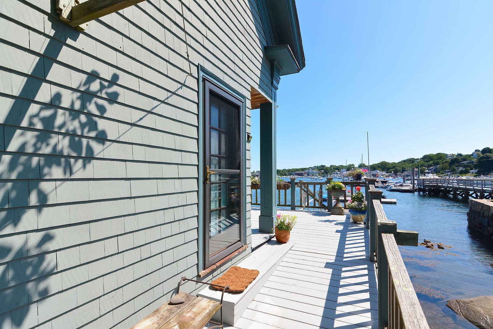 Gloucester Apartment: 37 Rocky Neck Avenue, Unit A
