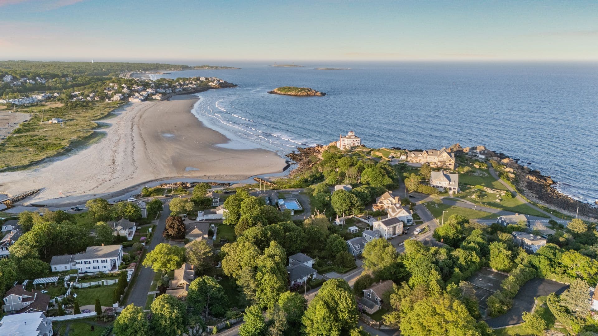 Gloucester Apartment: 24 Atlantic Road