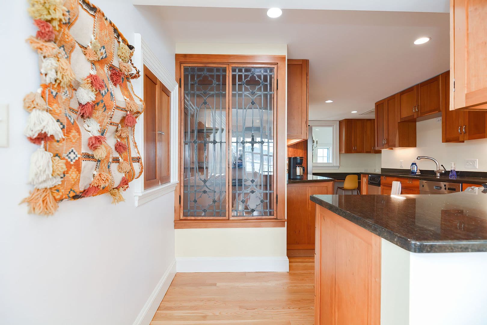 Gloucester Apartment: 37 Rocky Neck Avenue, Unit A