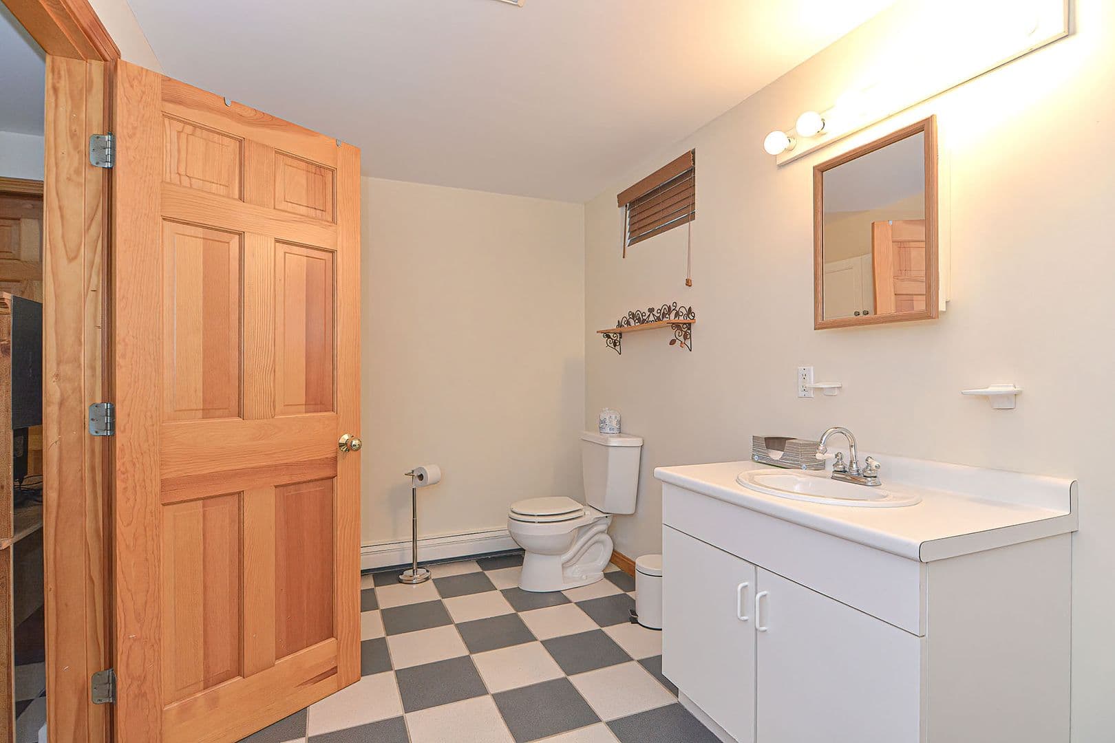 Gloucester House: 206 Atlantic Street