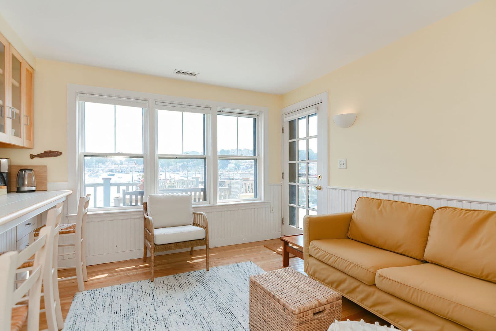 Gloucester Apartment: 37 Rocky Neck Avenue, Unit A