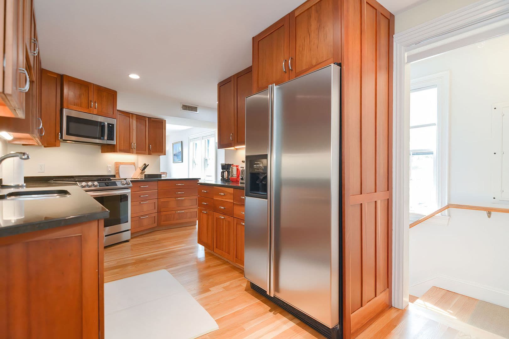 Gloucester Apartment: 37 Rocky Neck Avenue, Unit A