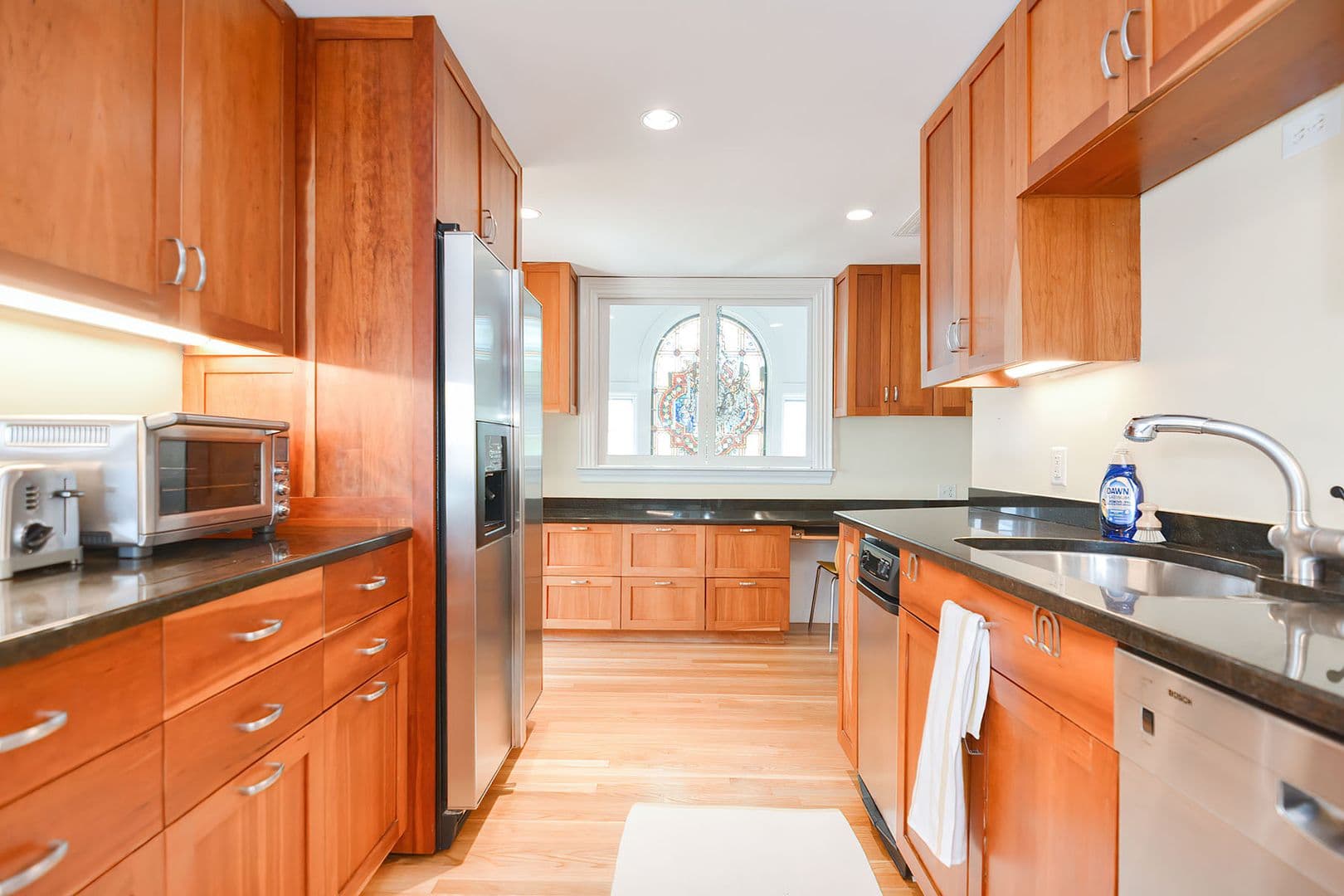 Gloucester Apartment: 37 Rocky Neck Avenue, Unit A