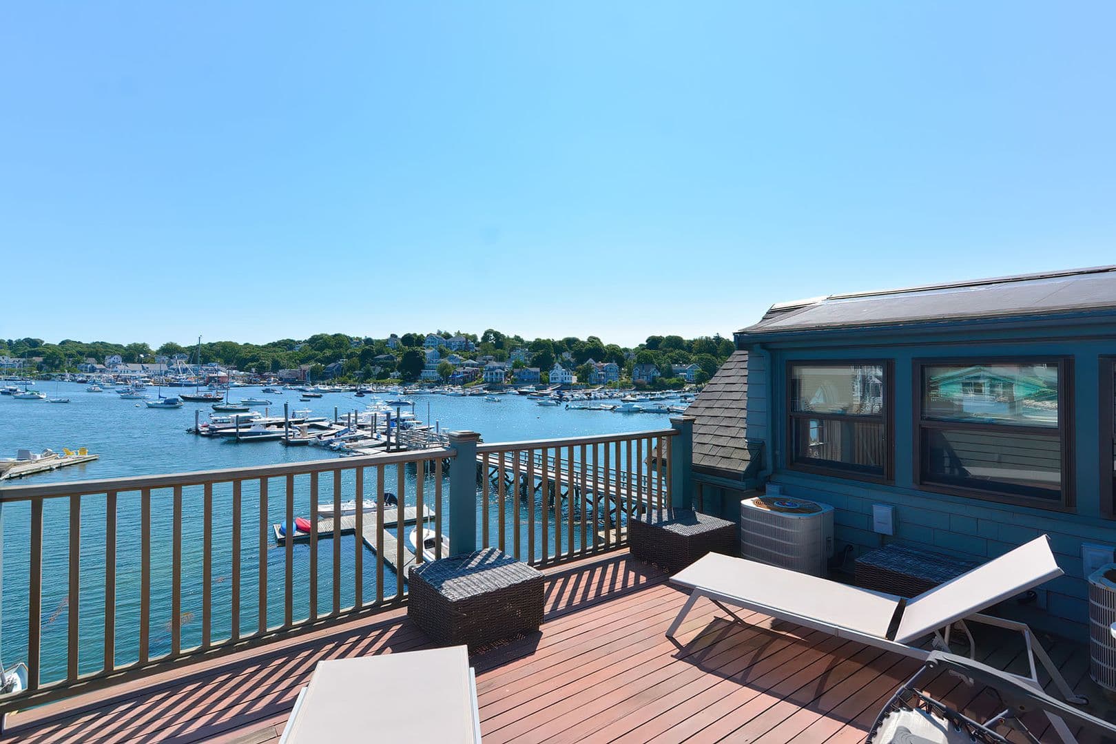 Gloucester Apartment: 37 Rocky Neck Avenue, Unit A