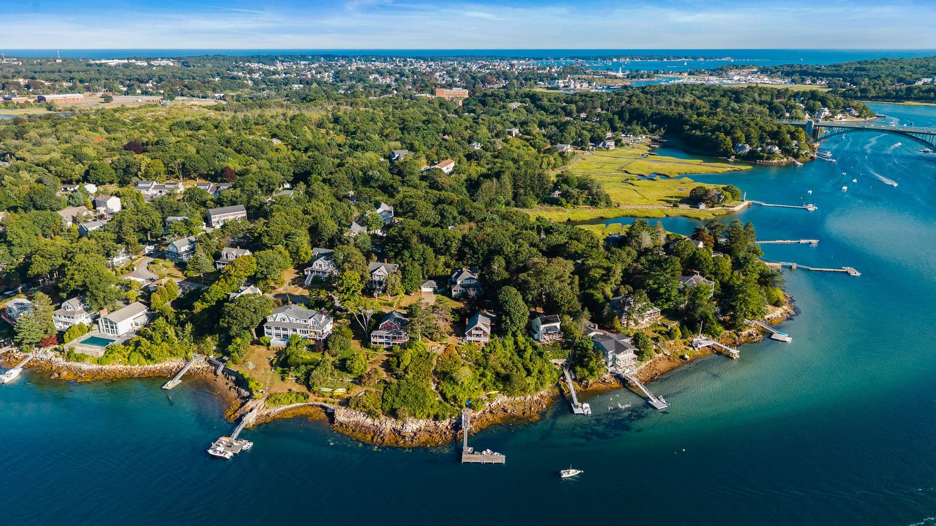 Gloucester House: 64 Riverview Road