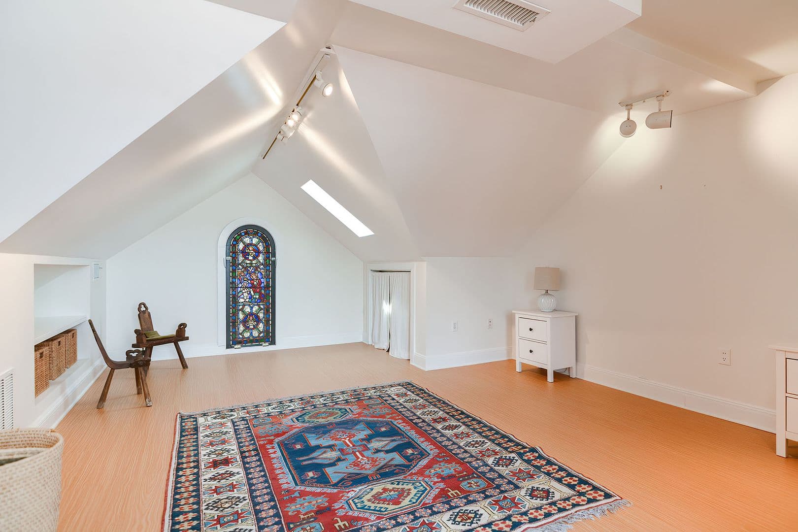 Gloucester Apartment: 37 Rocky Neck Avenue, Unit A