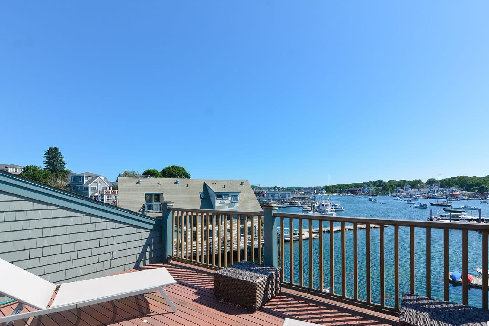 Gloucester Apartment: 37 Rocky Neck Avenue, Unit A