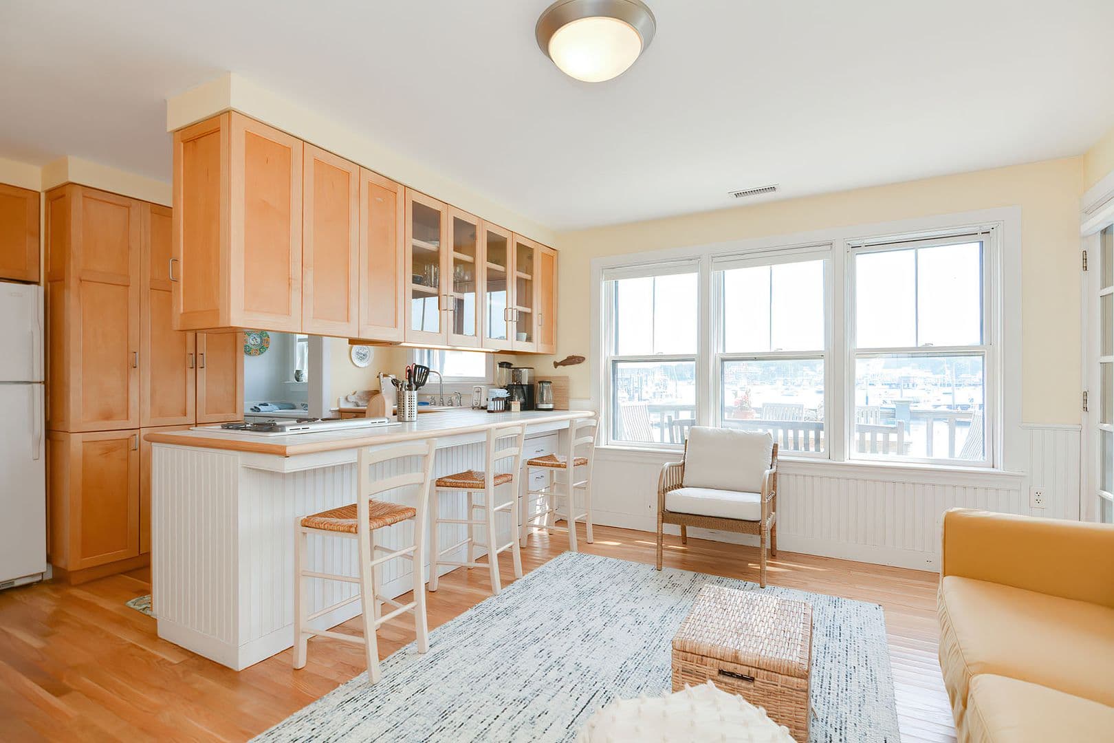 Gloucester Apartment: 37 Rocky Neck Avenue, Unit A