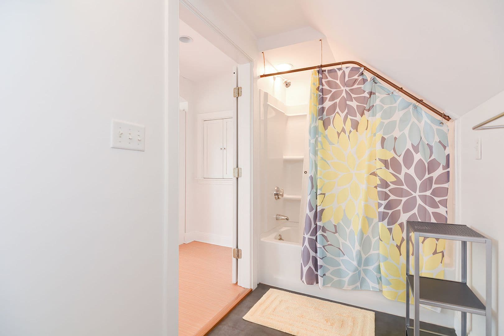 Gloucester Apartment: 37 Rocky Neck Avenue, Unit A