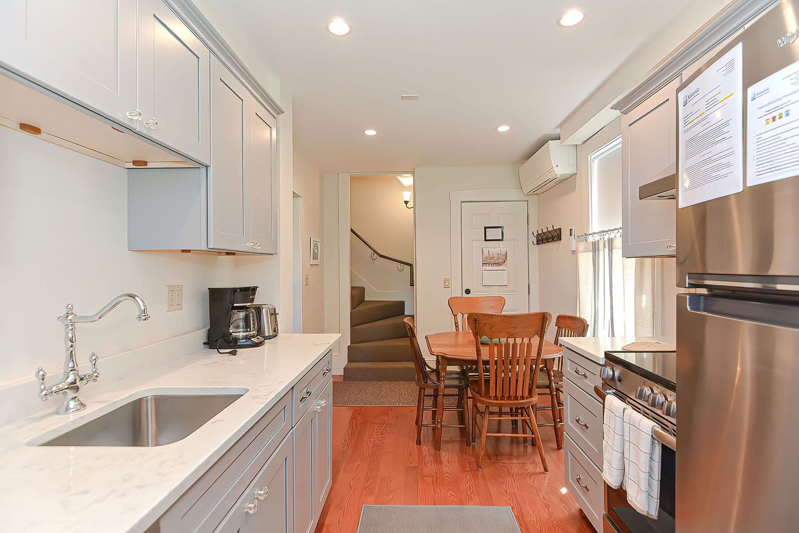 Rockport Apartment: 68B Granite Street